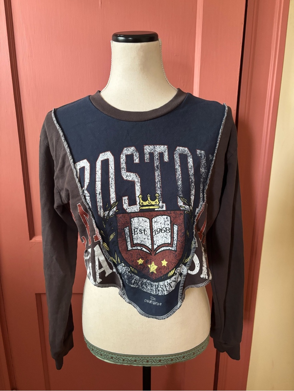 Forever 21 • Boston University Cropped Sweatshirt